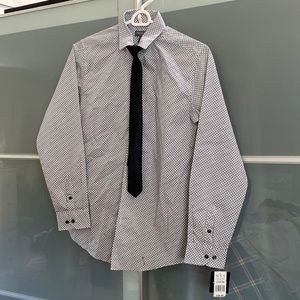 NWT L button down shirt with skinny clip-on tie.